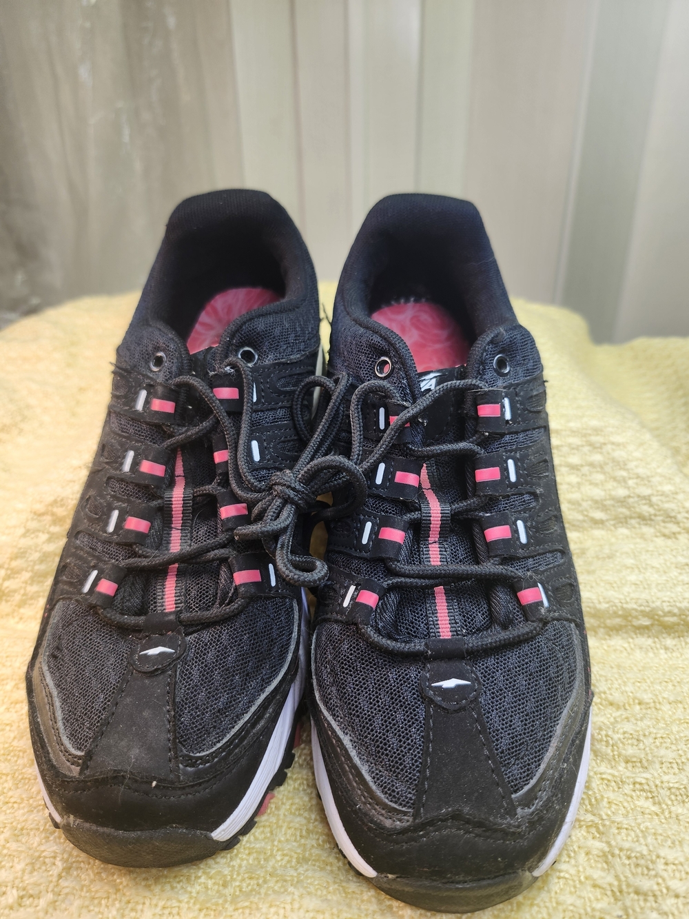 Avia Women's Black Athletic Sneakers with Pink Accents